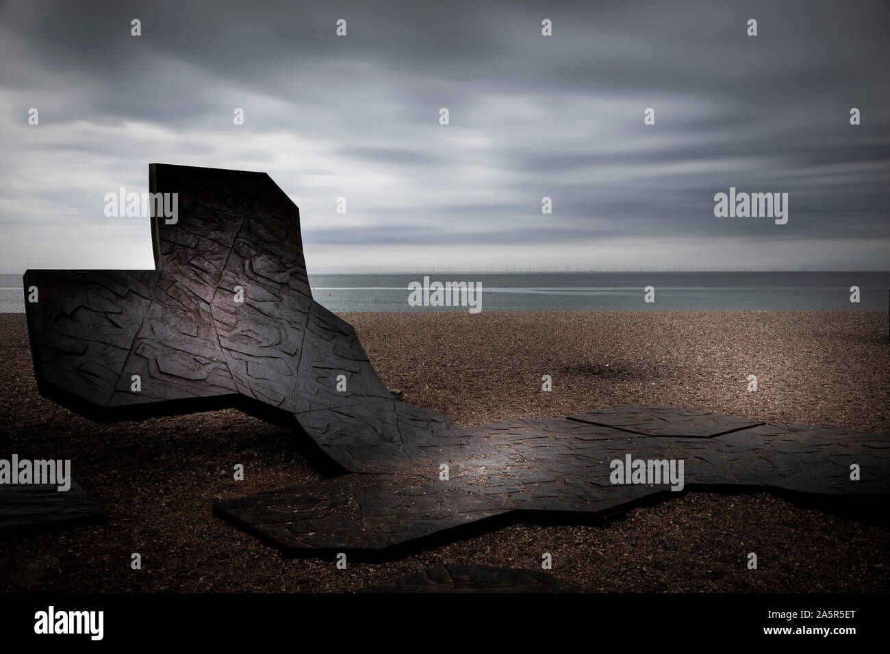 Scultura di metallo sulla spiaggia di Brighton Foto Stock
