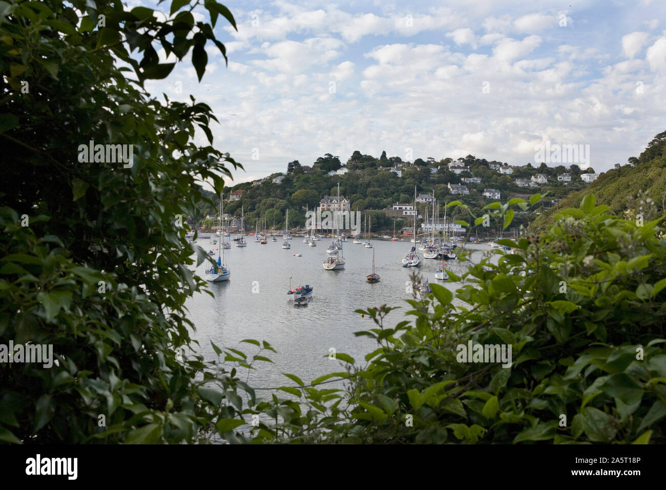 Piscina Yealm dal traghetto in legno, Fiume Yealm, South Devon, Inghilterra, Regno Unito Foto Stock