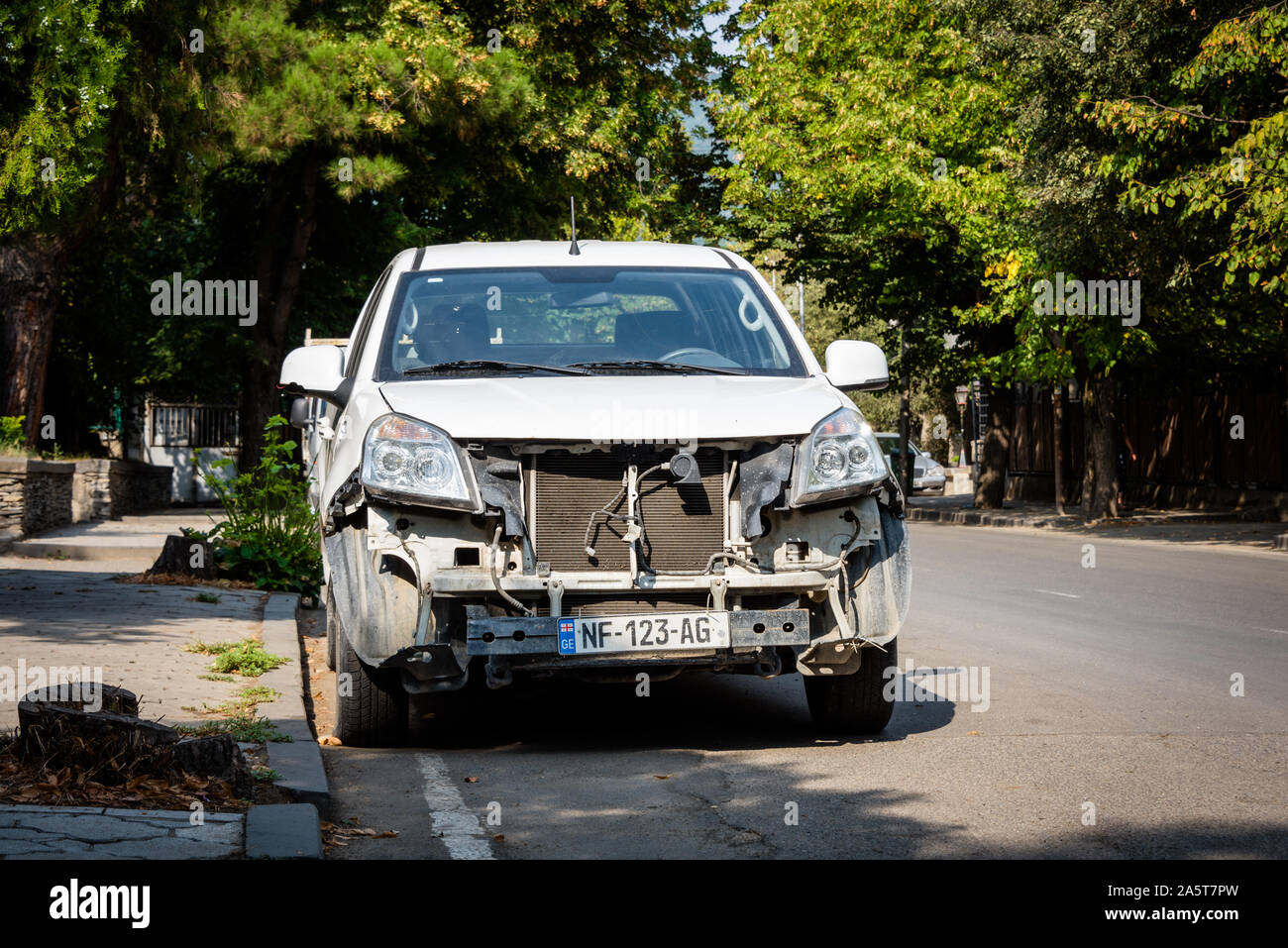 Di fronte auto danneggiata in Georgia, Europa Foto Stock