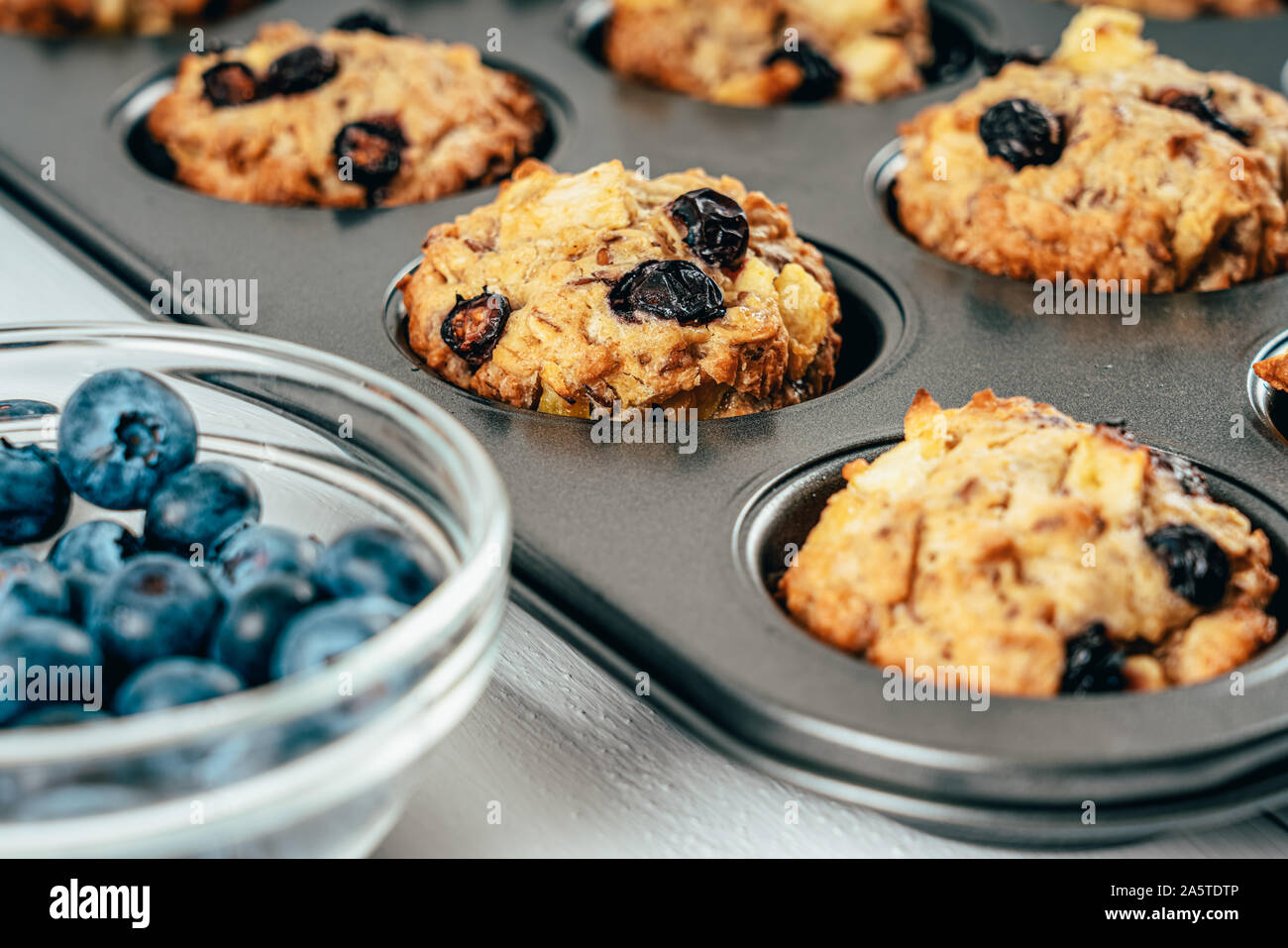 Mirtillo e Apple fruttato tortine muffin Foto Stock
