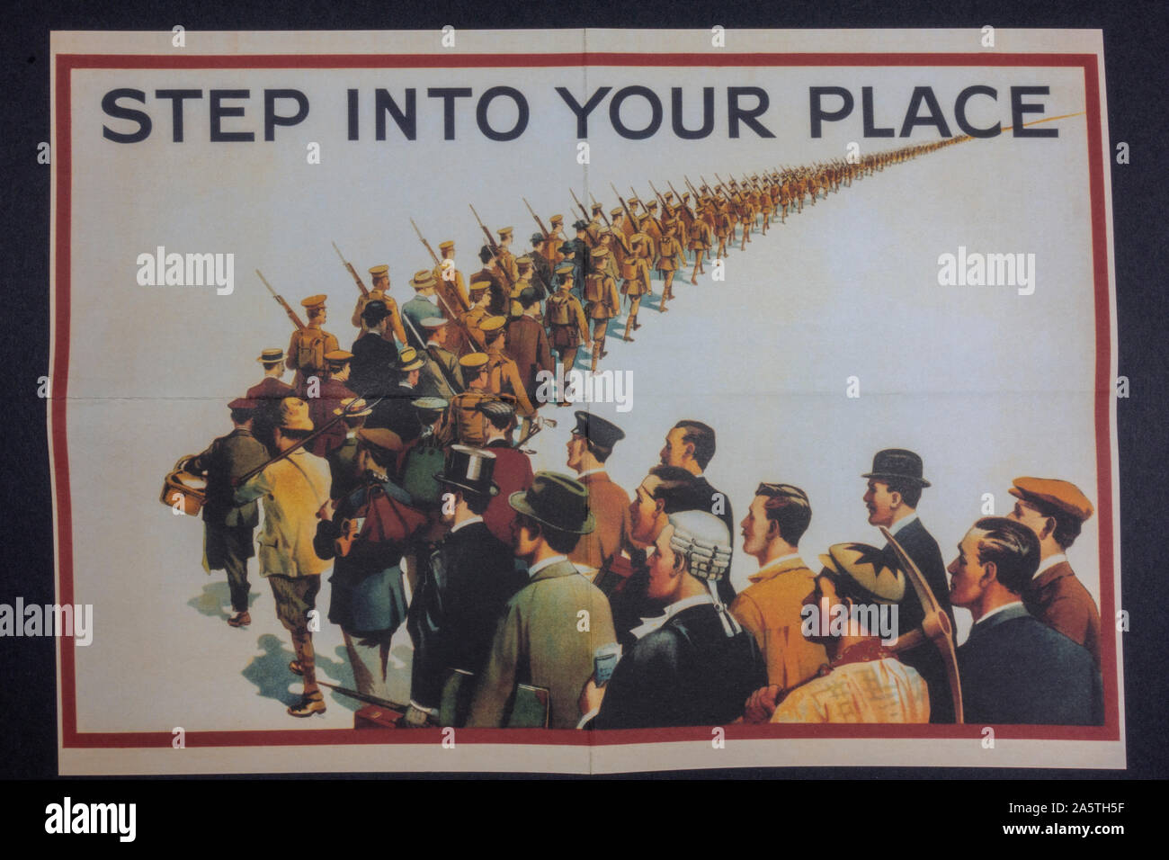 Poster di incoraggiare l'arruolamento nell'esercito britannico, un esempio di un British guerra mondiale un poster, un pezzo di memorabilia replica dalla prima guerra mondiale era. Foto Stock