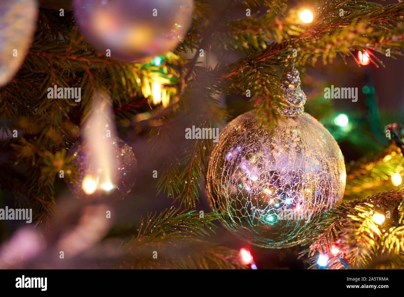 Decorazione per albero di Natale di close-up con sfondo blured Foto Stock