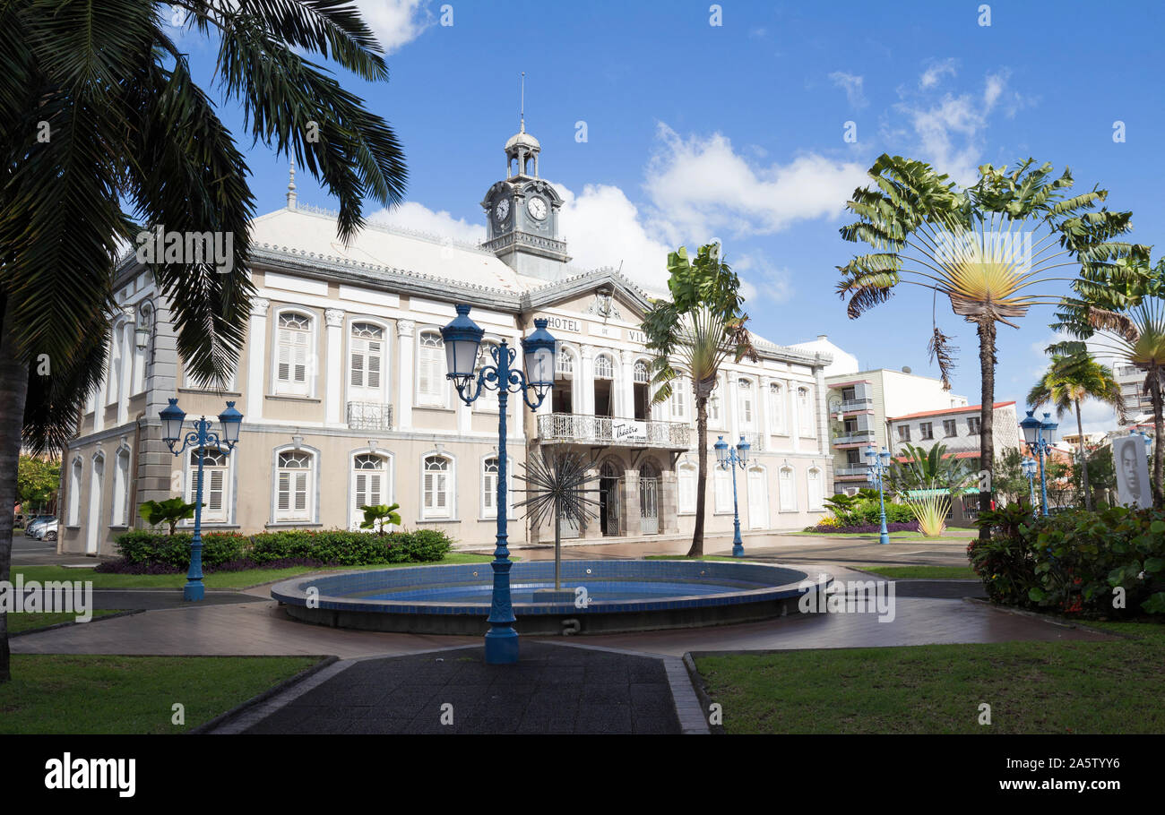 L'antico municipio di Fort-de-France e Aime Cesaire teatro. Fort de France è la capitale della Martinica isola, Piccole Antille Foto Stock