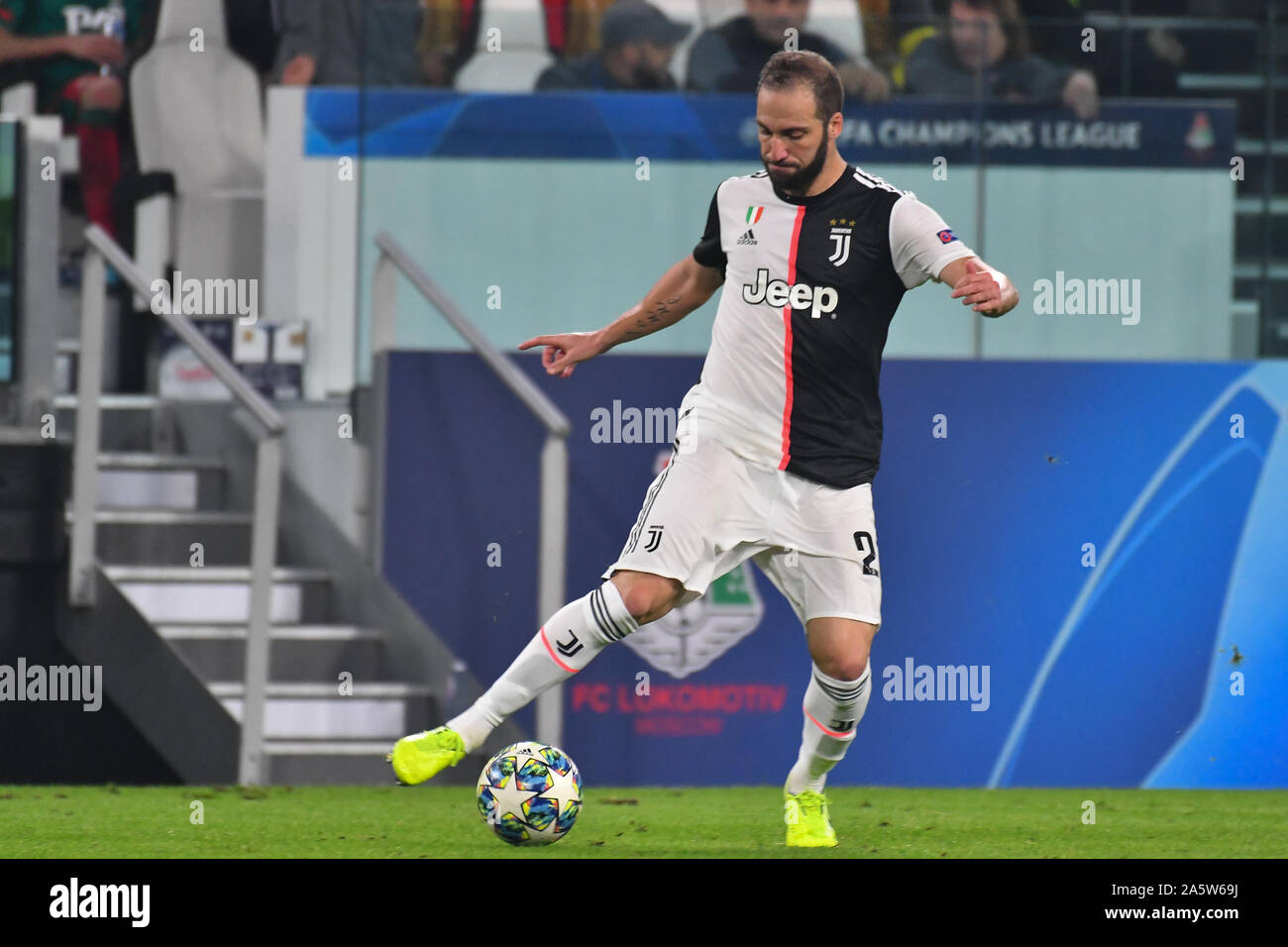 Gonzalo Higuain (Juventus FC) durante la UEFA Champions League football match tra Juventus e LOKOMOTIV Mosca alla Allianz Stadium il 22 ottobre, 2019 a Torino, Italia. Foto Stock