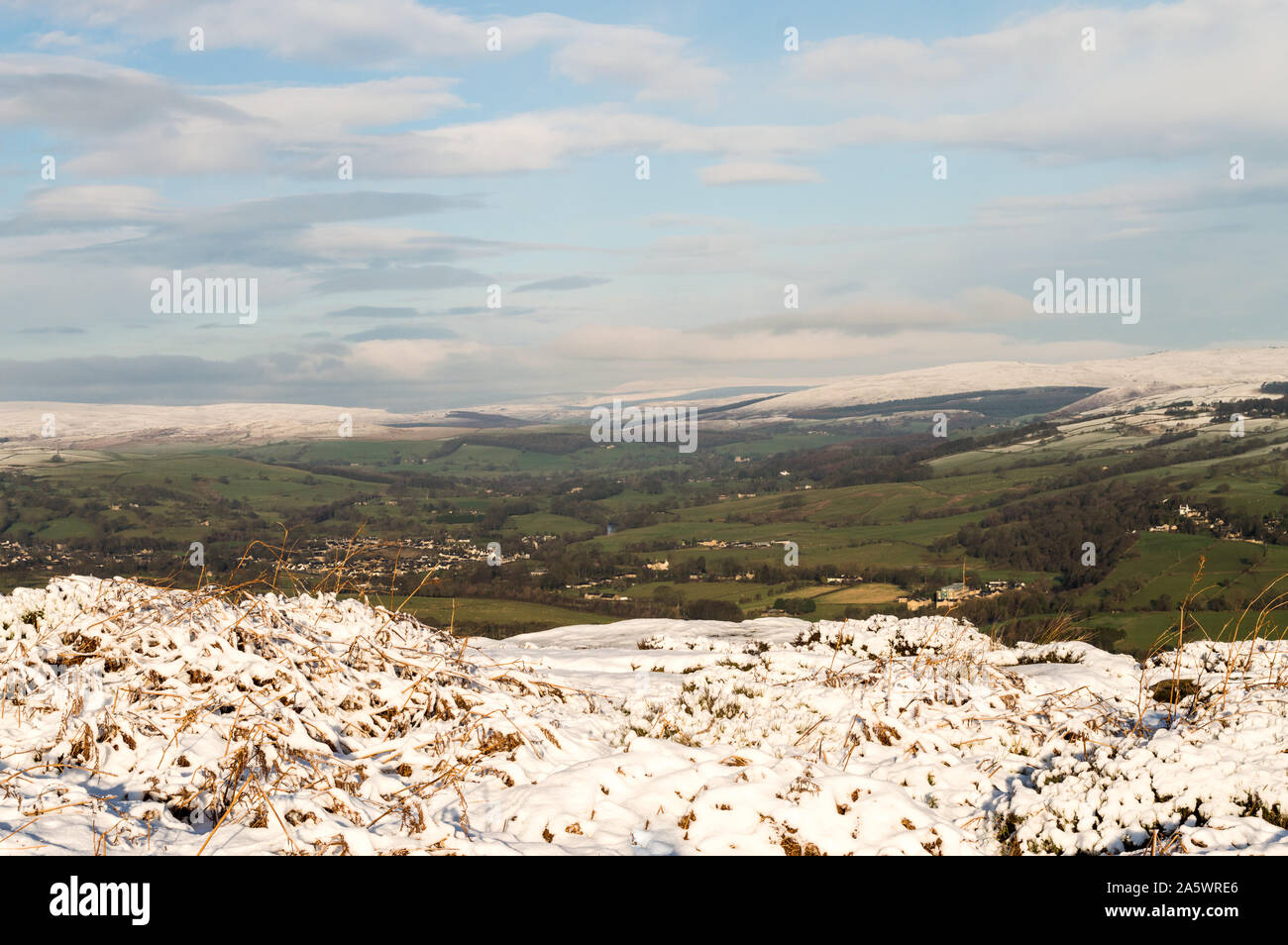 L'inverno arriva a Ilkley Moor. Yorkshire Foto Stock
