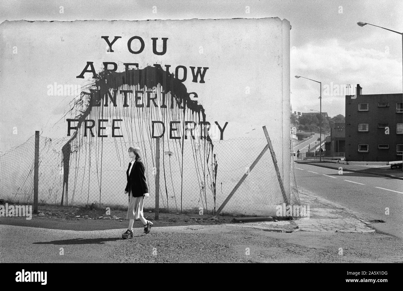 I problemi degli anni settanta Derry Irlanda del Nord Londonderry. 1979. Si sta ora entrando in libera Derry parete murale dipinto su sul frontone della casa ormai distrutto. Sapere come Free Derry Corner, situato in corrispondenza della giunzione di Fahan Street & Rossville Street. 70S UK HOMER SYKES Foto Stock