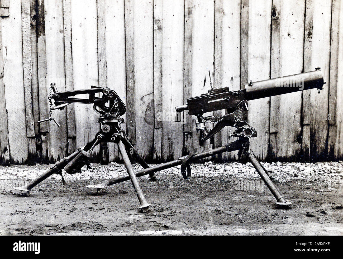 Browning mitragliatrice montata sul nuovo Browning 1918 treppiede. Quartier generale, A.E.F. Ord. Dept., Chaumont, Haute Marne, Francia ca. 1/4/1919 Foto Stock