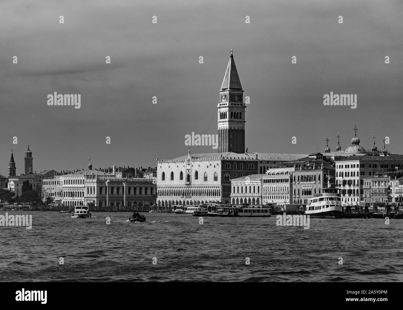 L'Italia, Veneto, Venezia, vista del palazzo ducale di Piazza San Marco Foto Stock