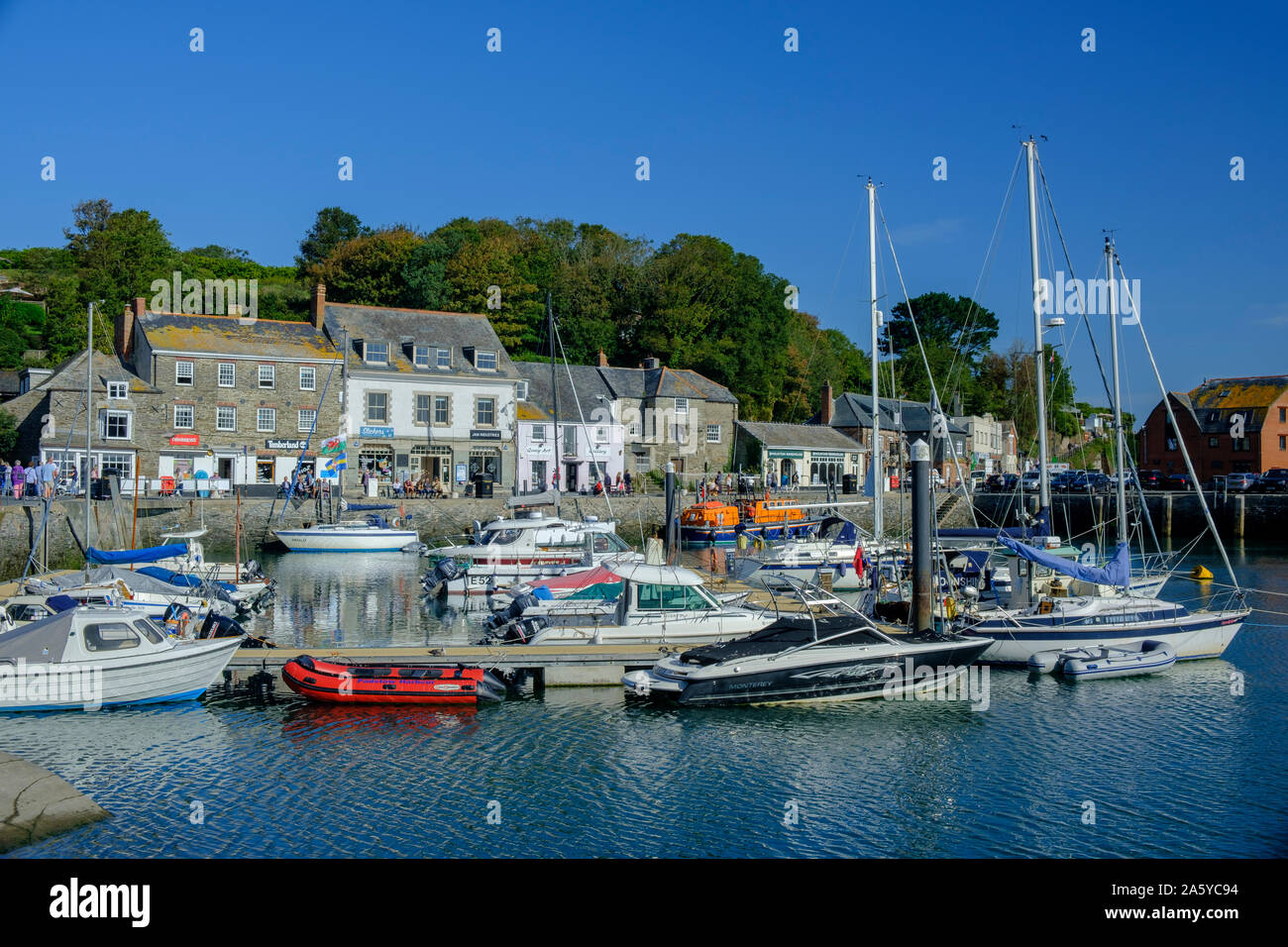 Barche nel porto di Padstow Padstow Plymouth Cornwall Inghilterra Foto Stock