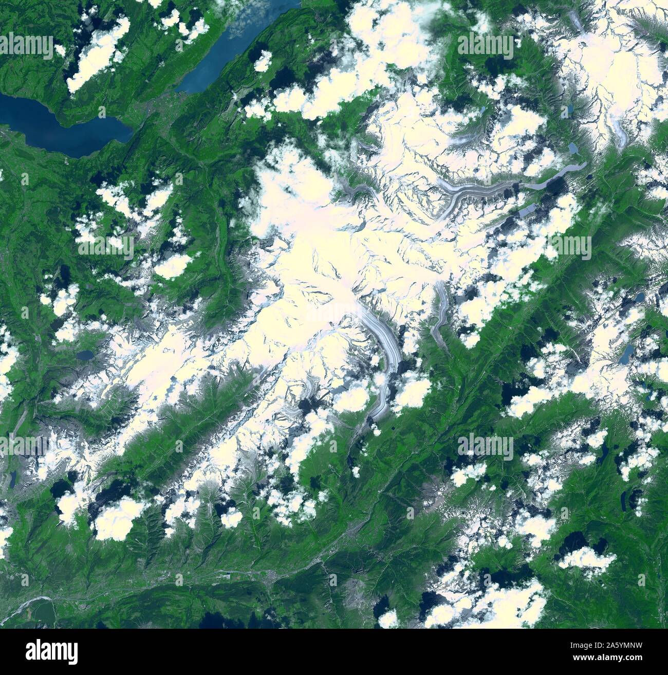Ghiacciaio di Aletsch, il più grande ghiacciaio d'Europa. La Svizzera meridionale. Il 23 luglio 2001. Immagine satellitare. Foto Stock