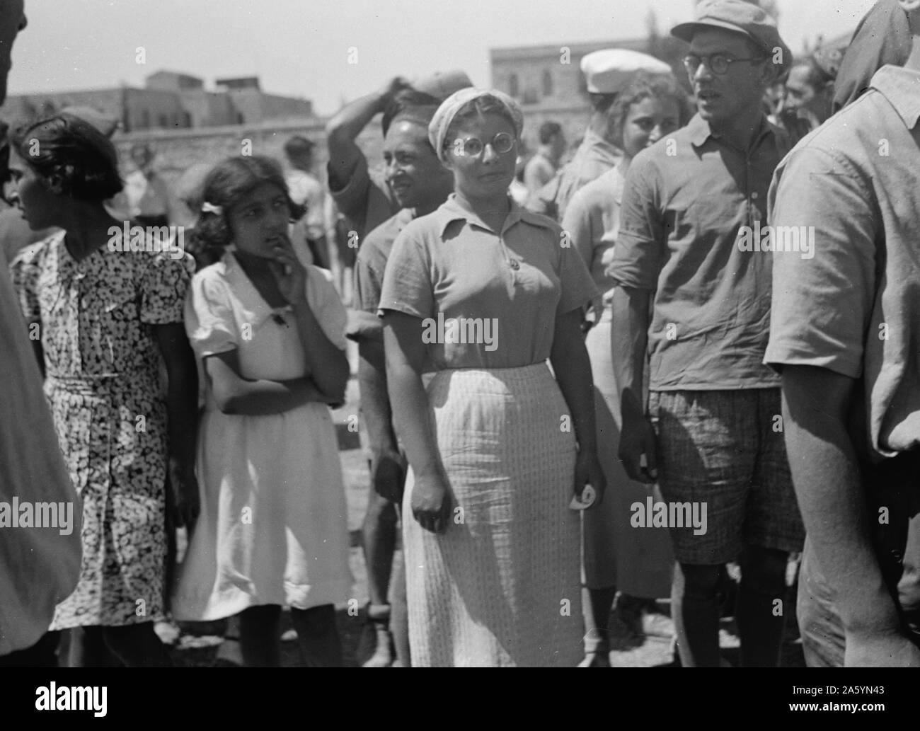 Ebraica dimostrazioni di protesta contro la Palestina Libro Bianco 1939. Ebraico di giovani ragazze e ragazzi in processione. Foto Stock