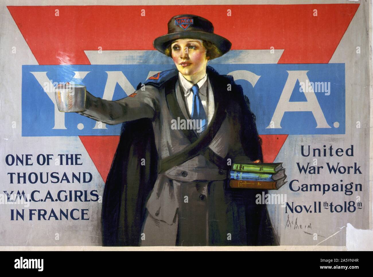 Uno dei migliaia di ragazze in Francia. Poster dal Regno di guerra campagna di lavoro Nov 1918. Artista: Neysa McMein, Poster raffigurante una donna in uniforme Y.M.C.A. offrendo una fumante tazza di caffè e libri; grande triangolo rosso è dietro di lei. Foto Stock