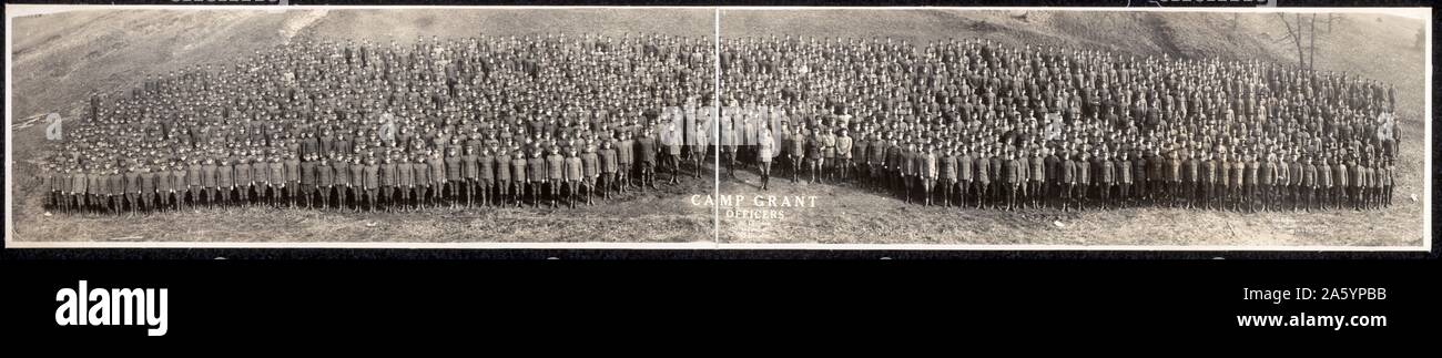 Stampa fotografica di noi ufficiali dell'esercito a Camp concedere la preparazione per il trasferimento in Europa per la guerra. Datata 1918 Foto Stock