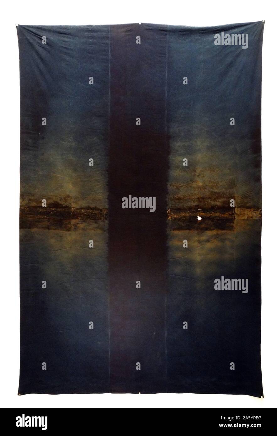 Lavoro intitolato "Bruciato tela 67.36' da Christian Jaccard (1939-) artista svizzero-francese che utilizza il processo di combustione per creare arte. Datata 1978 Foto Stock