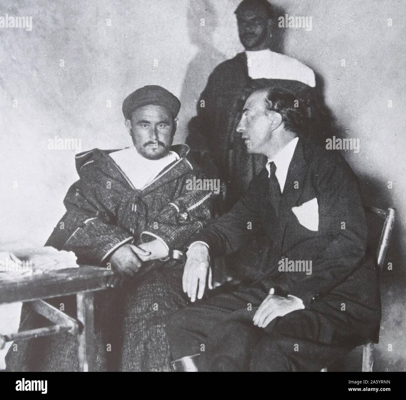 Luis de Oteyza (1883 - 1961), giornalista, scrittore e poeta. Come redattore di La Libertad, ha visitato il Marocco per soddisfare con Abd el-Krim ha pubblicato il suo famoso articolo "Leader del Rif' su Agosto 8, 1922 Foto Stock