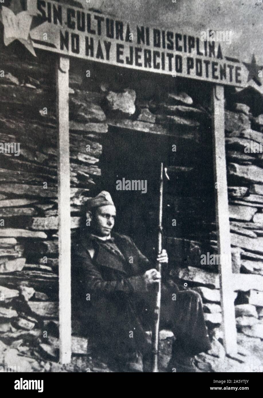 Las milizie de la Cultura (milizia di cultura) è un corpo di insegnanti, creato durante la Guerra Civile spagnola da parte del governo della Repubblica allo scopo di fornire un educazione di base per le truppe in combattimento Foto Stock