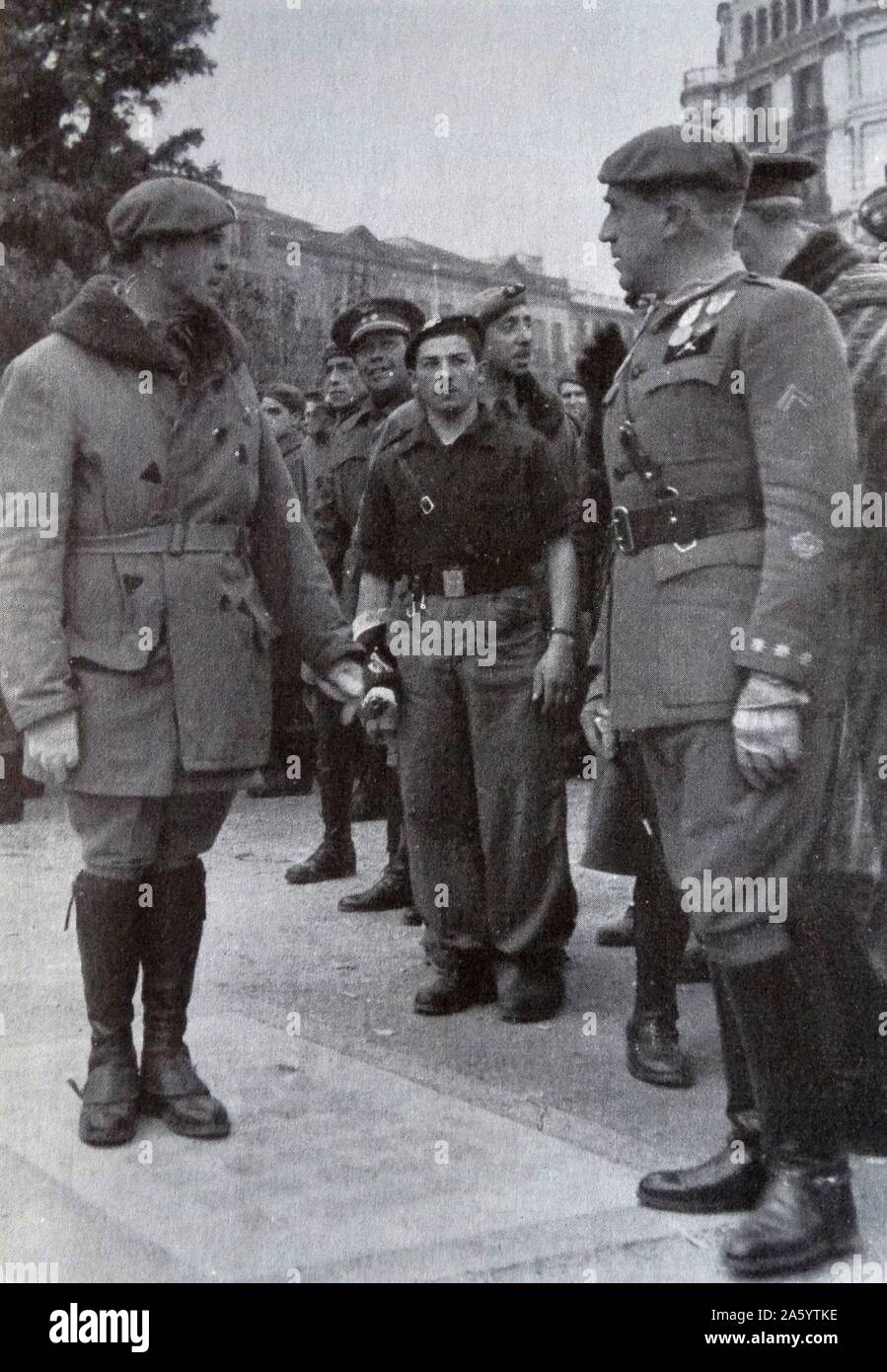 (Sinistra) José Solchaga Zala (1881 - 1953)generale spagnolo che hanno combattuto per i nazionalisti nella Guerra Civile Spagnola con(a destra) Camilo Alonso Vega (1889 - 1971) un esercito spagnolo officer e il ministro. Foto Stock
