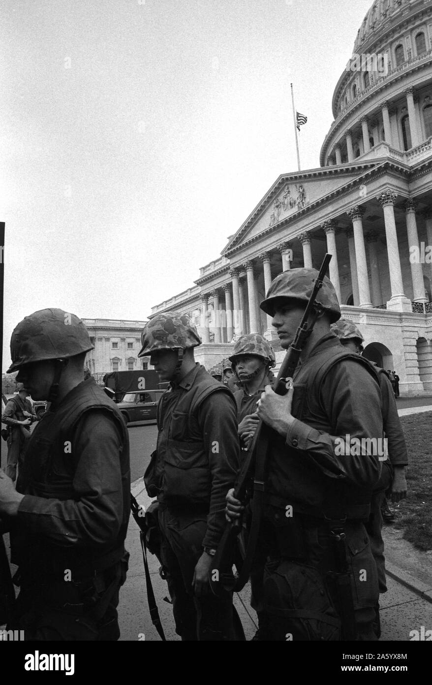 La guardia nazionale truppe, vicino a U.S. Capitol, Washington DC, durante 1968 tumulti di gara Foto Stock