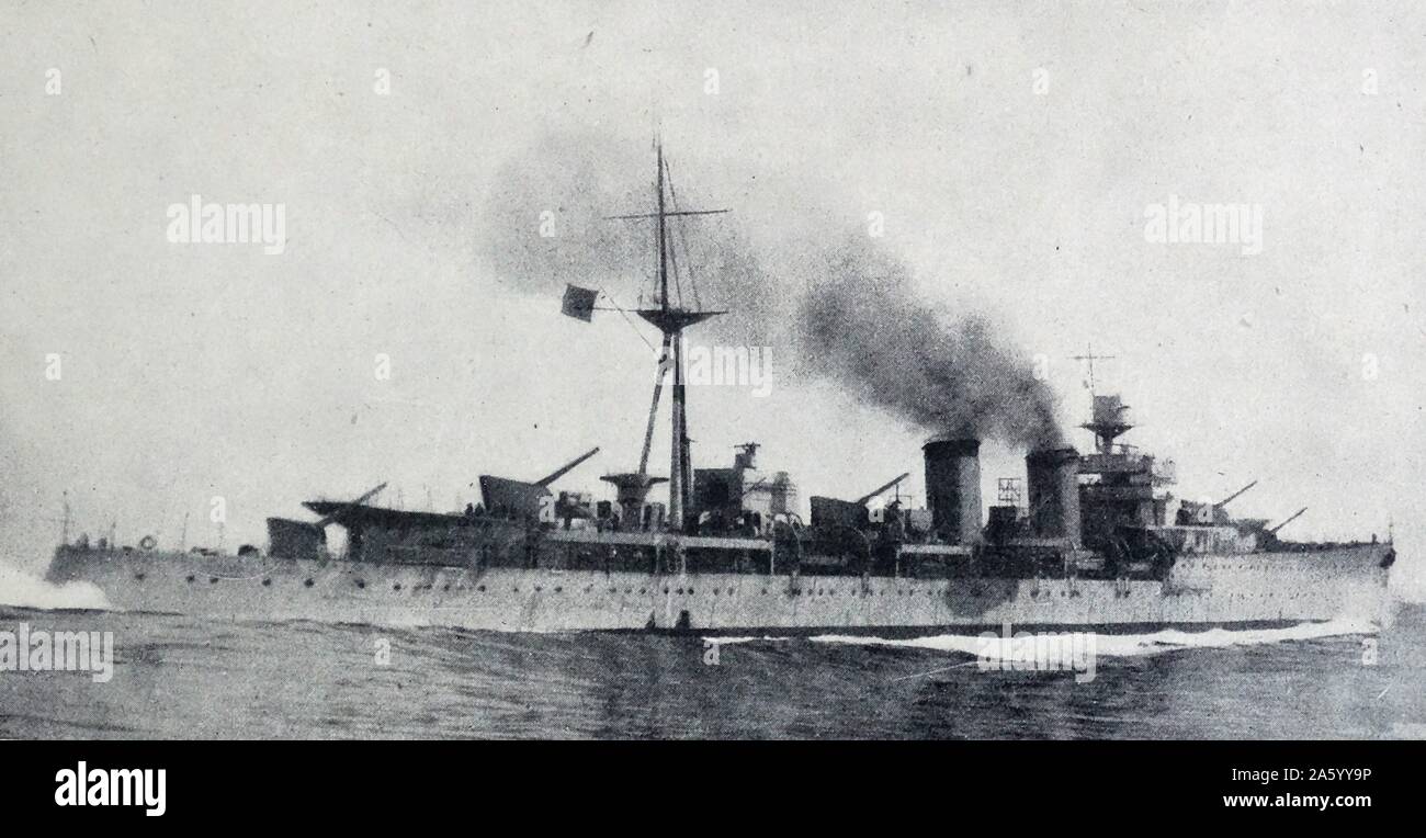 Nazionalista spagnolo Cruiser "Libertad 1936. Nei primi mesi del 1936 ha preso parte di un esercizio gunnery con live munizioni lungo con la corazzata Jaime I e il Ritratto di Miguel de Cervantes in cui essi affondò la nave bersaglio, il vecchio incrociatore unarmoured Conde del Venadito Foto Stock