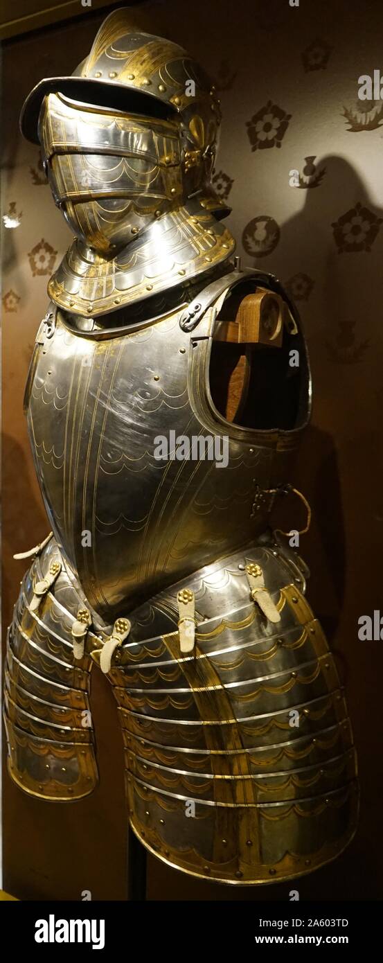 Esempio di campo corazza trave e metà Shaffron dotato di una speciale in acciaio temprato. Datata XVI Secolo Foto Stock