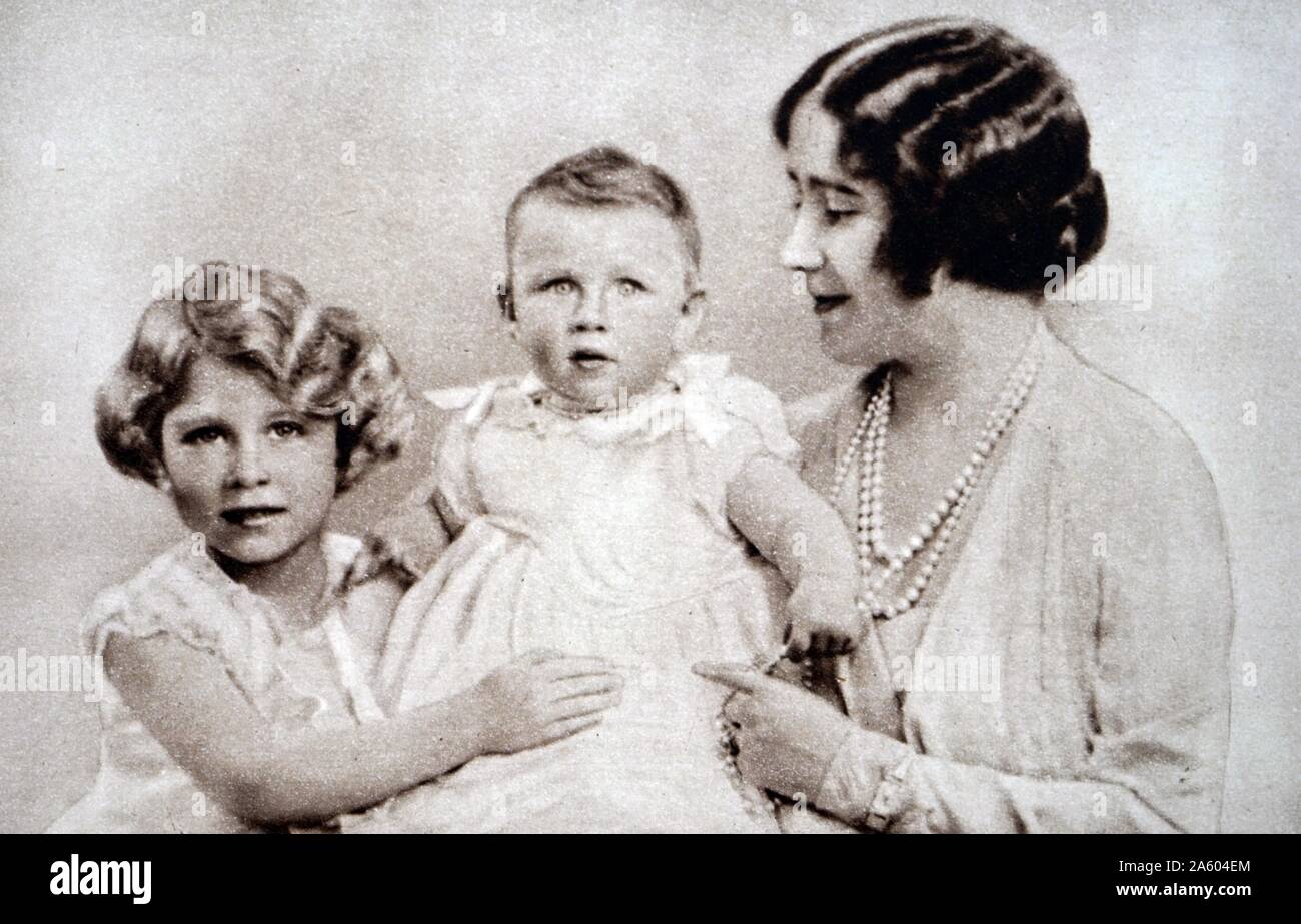 Fotografia della regina Elisabetta Regina madre (1900-2002) con la Principessa Elisabetta (1926-) e la principessa Margaret (1930-2002). In data xx secolo Foto Stock
