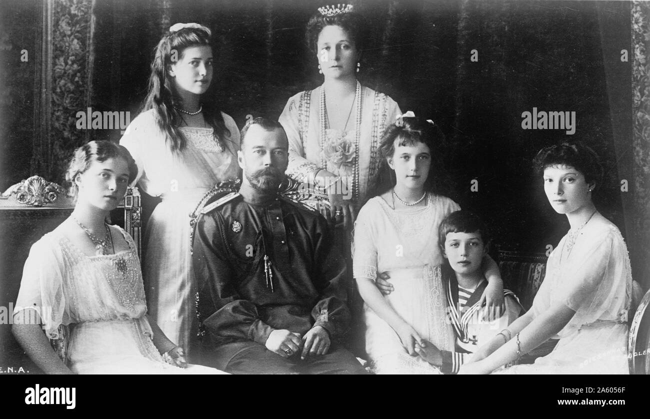La Federazione della famiglia reale. Seduto la Granduchessa Olga, lo zar Nicholas (II), la Granduchessa Anastasia, la Tsartitch Alexis, la Granduchessa Tatiana. In piedi, la Granduchessa Marie, Tsarina Alexandra. 1913 Foto Stock