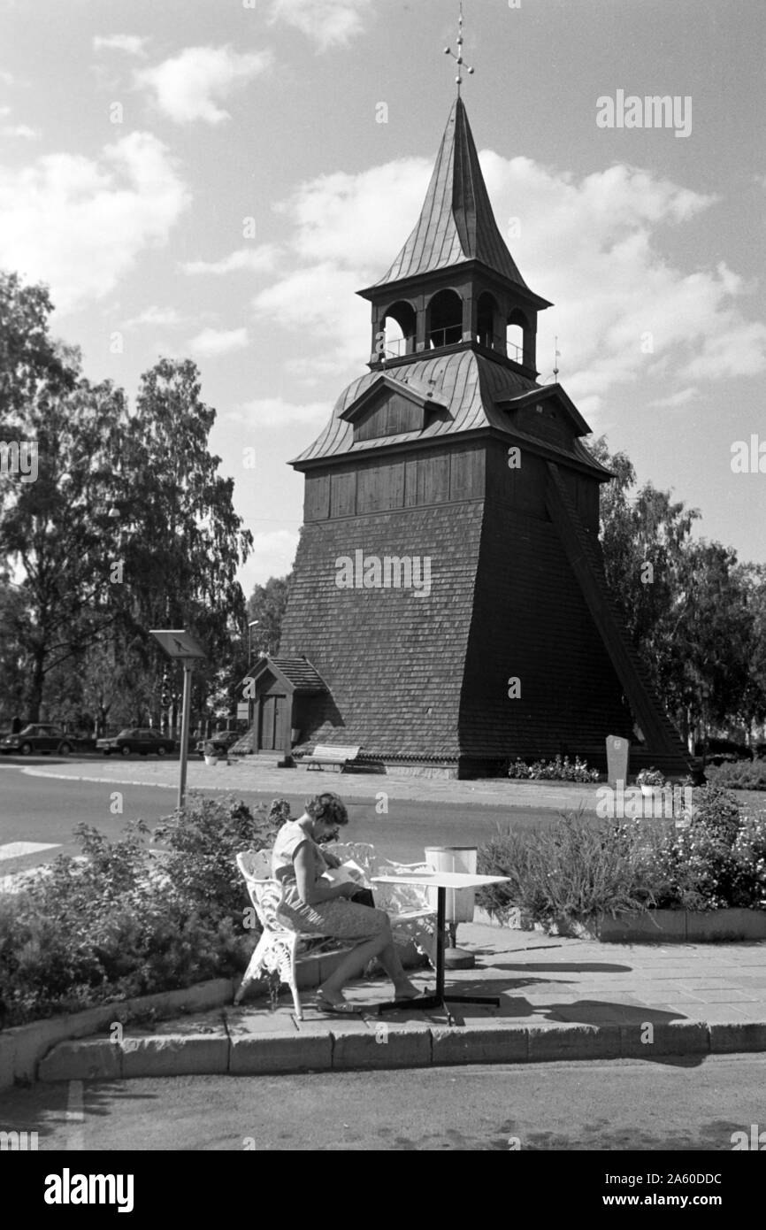 Glockenturm der Kirche des Erzengels Michael, Mora, Schweden, 1969. Il campanile della chiesa di San Michele Arcangelo, Mora, Svezia, 1969. Foto Stock