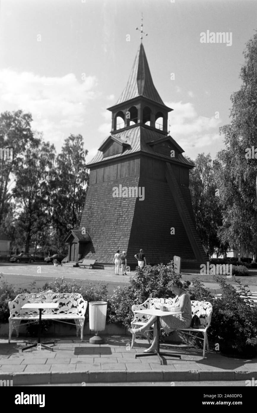 Glockenturm der Kirche des Erzengels Michael, Mora, Schweden, 1969. Il campanile della chiesa di San Michele Arcangelo, Mora, Svezia, 1969. Foto Stock