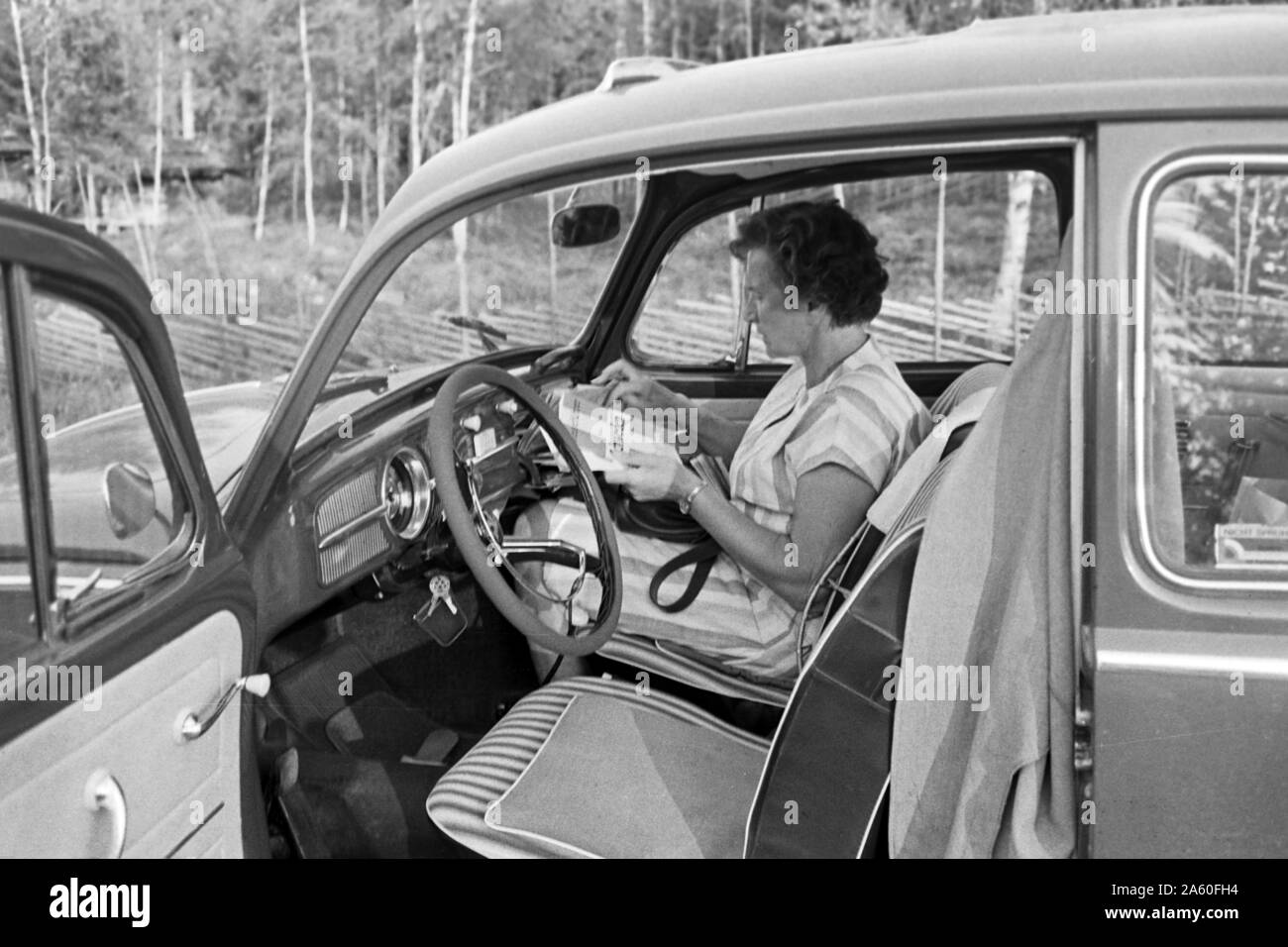 Cassetto inferiore sedile lato guidatore - Retrofit kit - Seat, VW