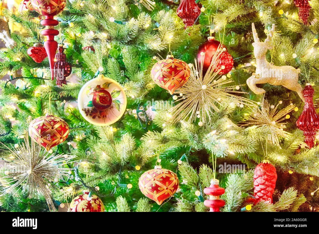 Una vacanza decorate albero di Natale presso la casa di marmo in Newport Rhode Island. Foto Stock