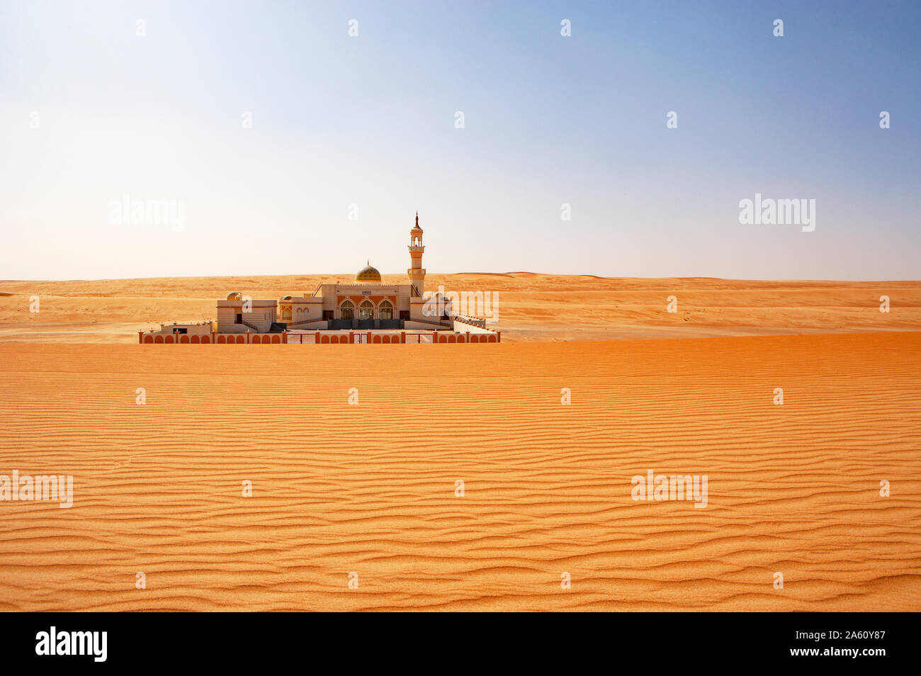 Moschea nel deserto, Wahiba Sands, Oman Foto Stock