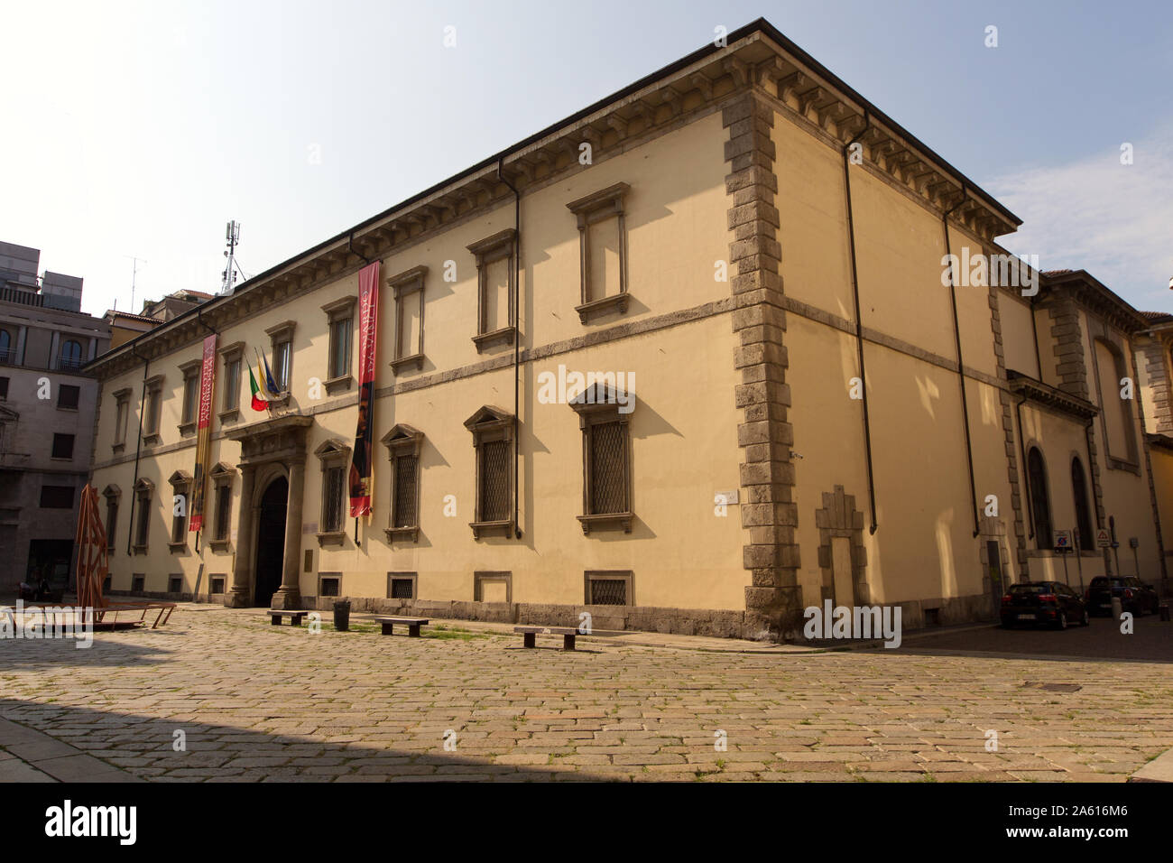 Pinacoteca Ambrosiana (la Biblioteca Ambrosiana) fondata nel 1618 dal cardinale Federico Borromeo, dal 2009 home del 'Codex Atlanticus' Exhibition - Milano Foto Stock