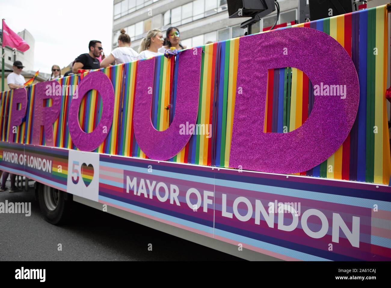 Un sindaco di Londra galleggiante visto durante la sfilata.Il cinquantesimo Pride Parade toke luogo attraverso il centro di Londra con oltre un milione di partecipanti. Foto Stock