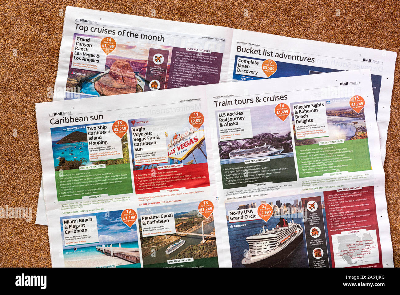 Sezione Viaggi nel quotidiano. Stampato vacanze, ferie pubblicità in carta da giornale. Foto Stock