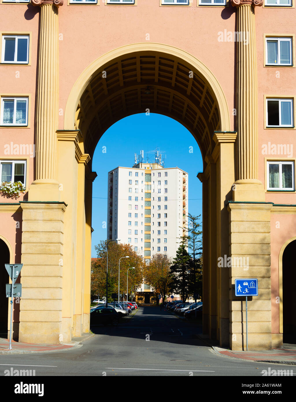 Arco di strada in Ostrava Poruba Foto Stock