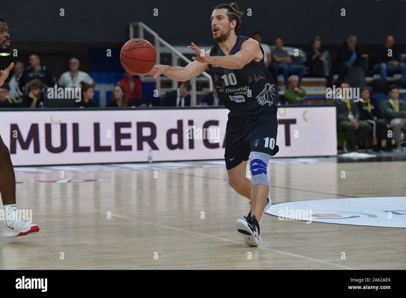 Trento, Italia, 23 ott 2019, forray toto (dolomiti energia trento) durante il Dolomiti Energia Trento vs Asseco Arka Gdynia - Basket campionato EuroCup - Credit: LPS/Giancarlo dalla Riva/Alamy Live News Foto Stock