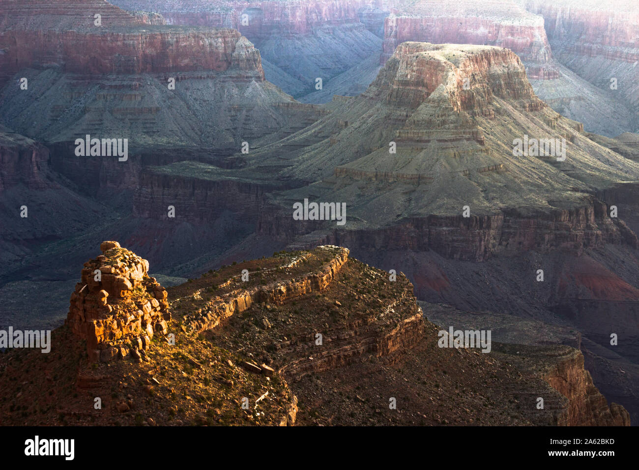 Corazzata Rock visto dal bordo Sud del Parco Nazionale del Grand Canyon Foto Stock