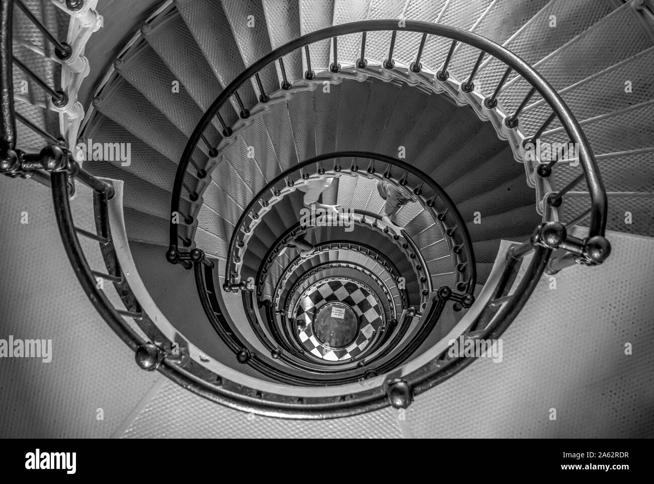 Ponce de Leon ingresso, Florida. Luglio 19, 2019 vista superiore della scala a spirale in corrispondenza di Ponce Inlet Lighthouse Foto Stock