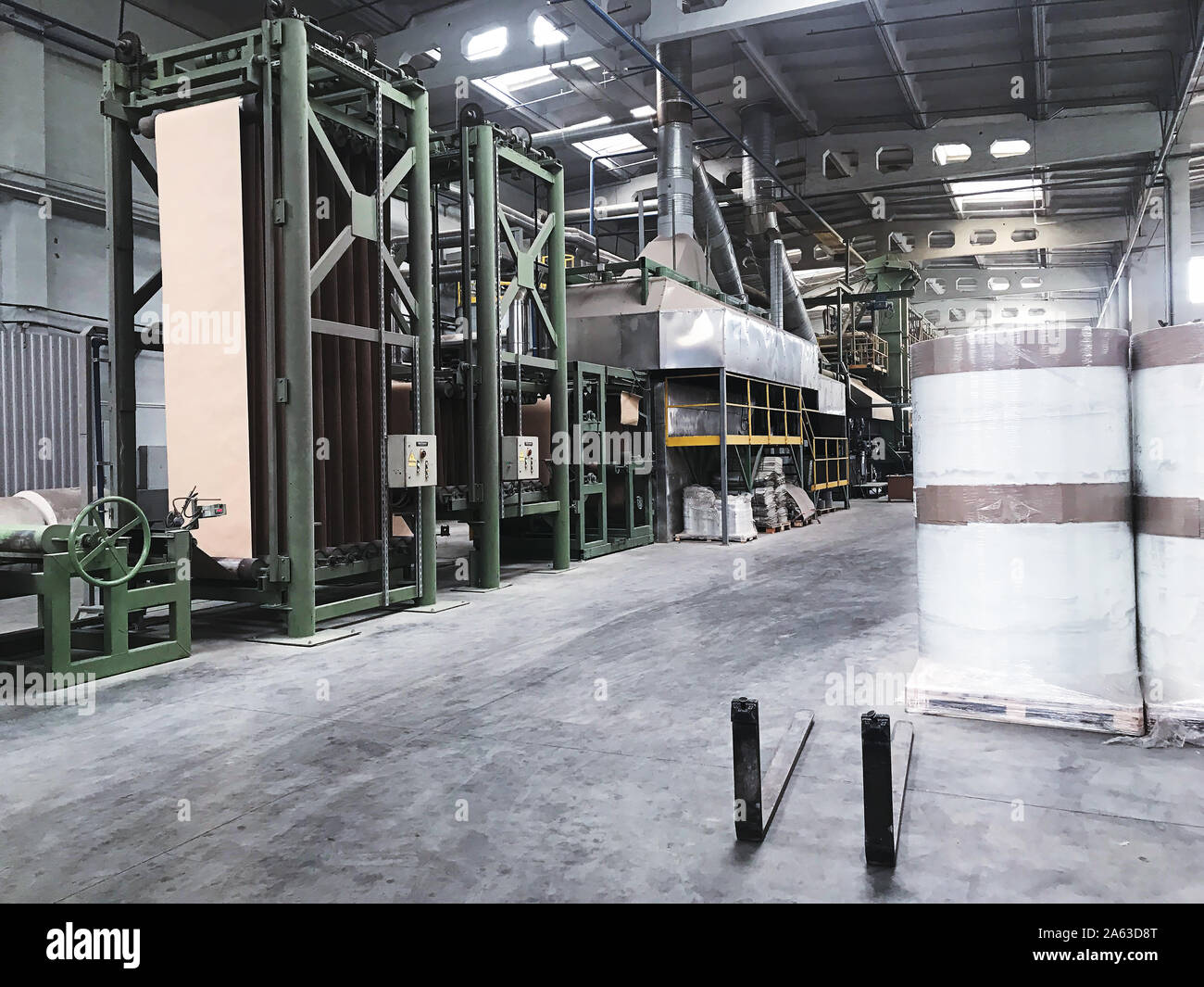 Olio combustibile impianto di riscaldamento del workshop industriali. Per qualsiasi scopo utilizzare. Foto Stock