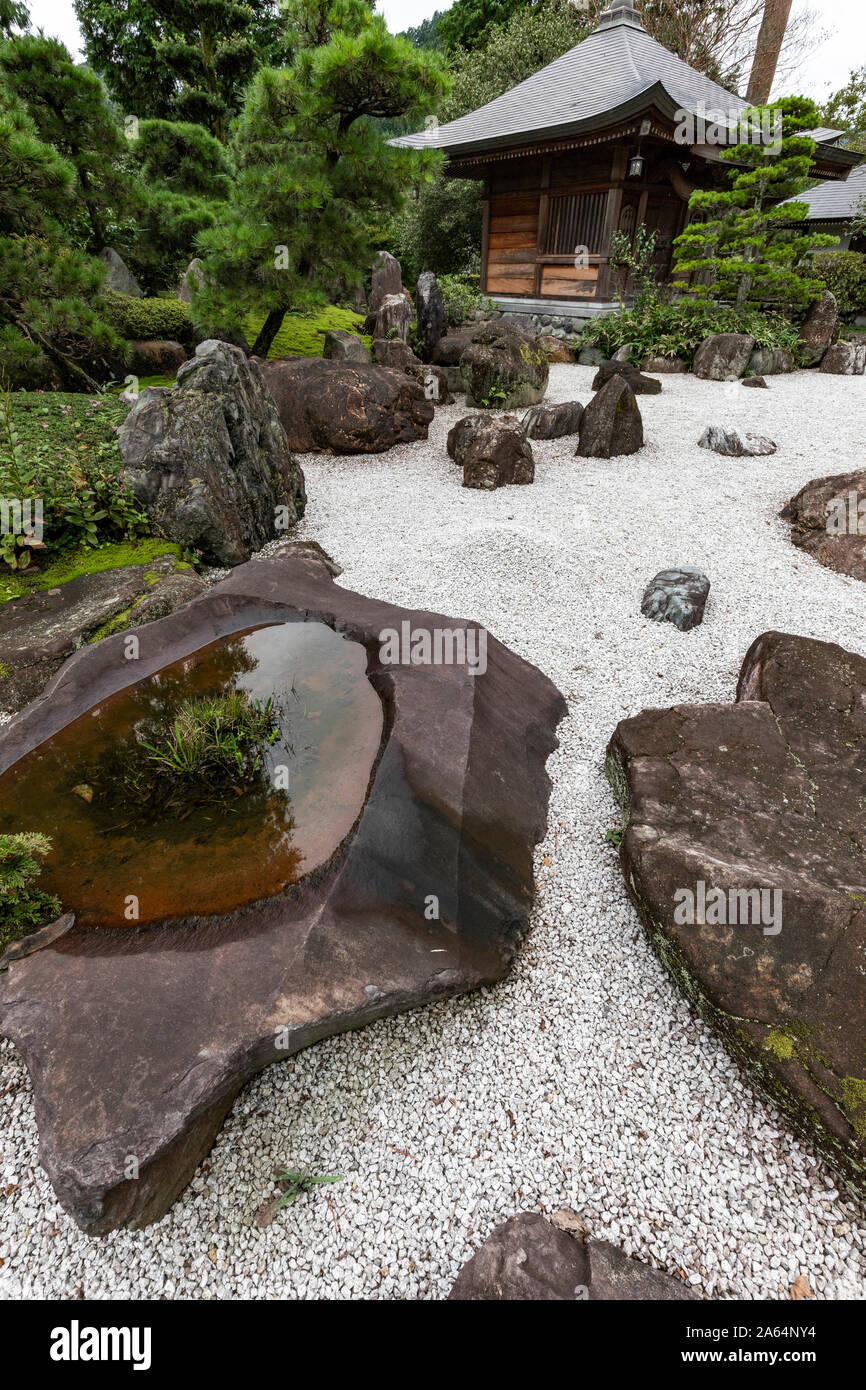 Gyokurinji è un Rinzai tempio buddista che è stata fondata nel periodo Muromachi 1339. Il giardino è stato creato nella seconda metà del periodo Heisei. Foto Stock