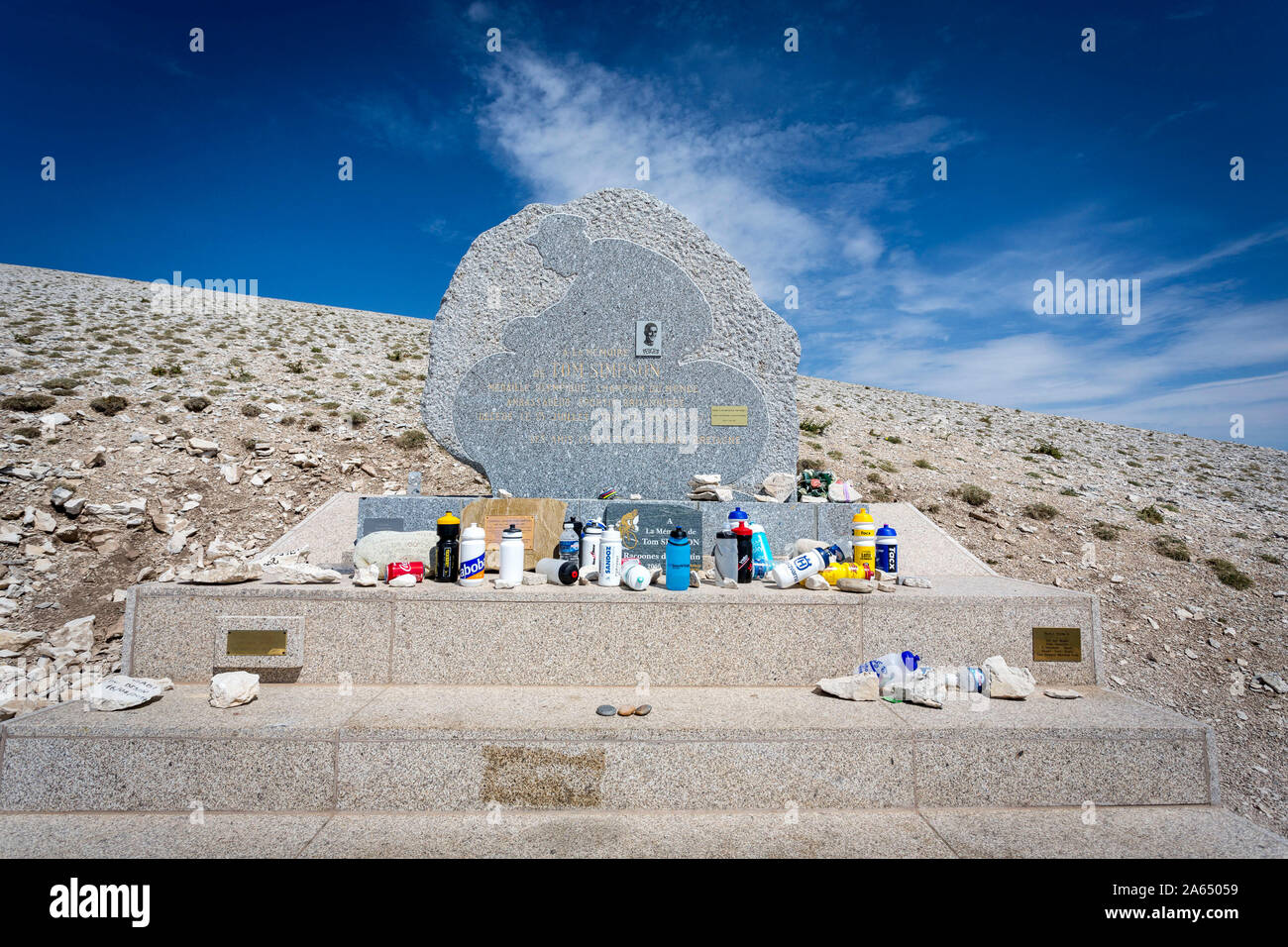 Il 'Mont Ventoux' mountain (sud-est della Francia): la stele in memoria del ciclista Tom Simpson Foto Stock