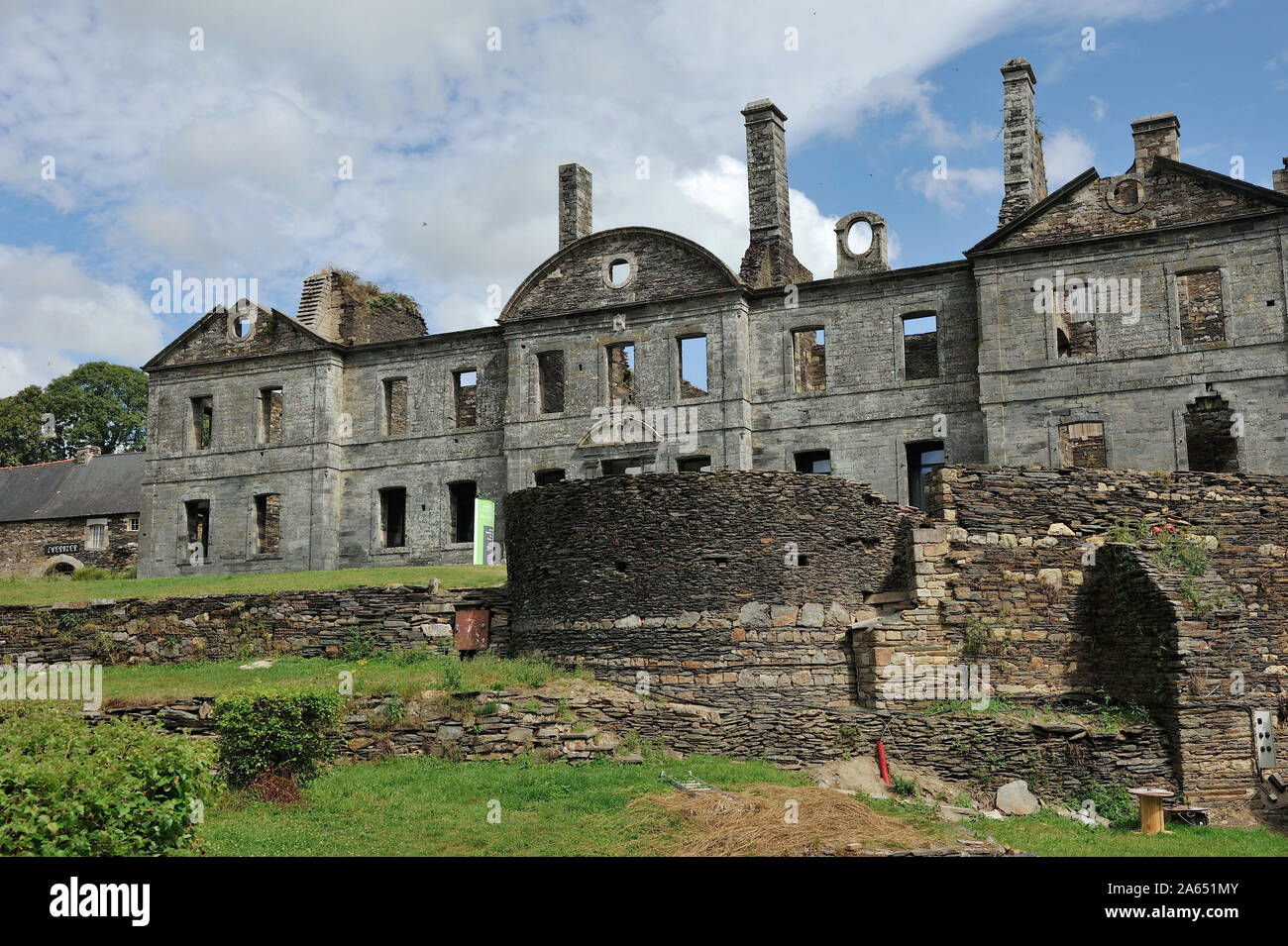 Saint-Gelven (Bretagna, a nord-ovest della Francia): Bon-Repos Abbey, edificio registrati come una pietra miliare storica nazionale francese ('Monument historique") Foto Stock