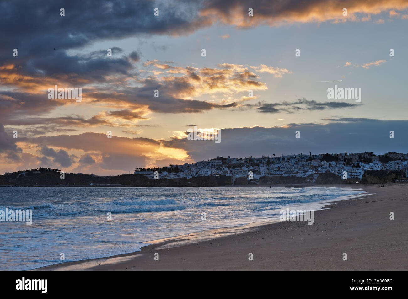 Praia dos isole Pescadores - Fishermens spiaggia al tramonto. Albufeira Algarve Foto Stock
