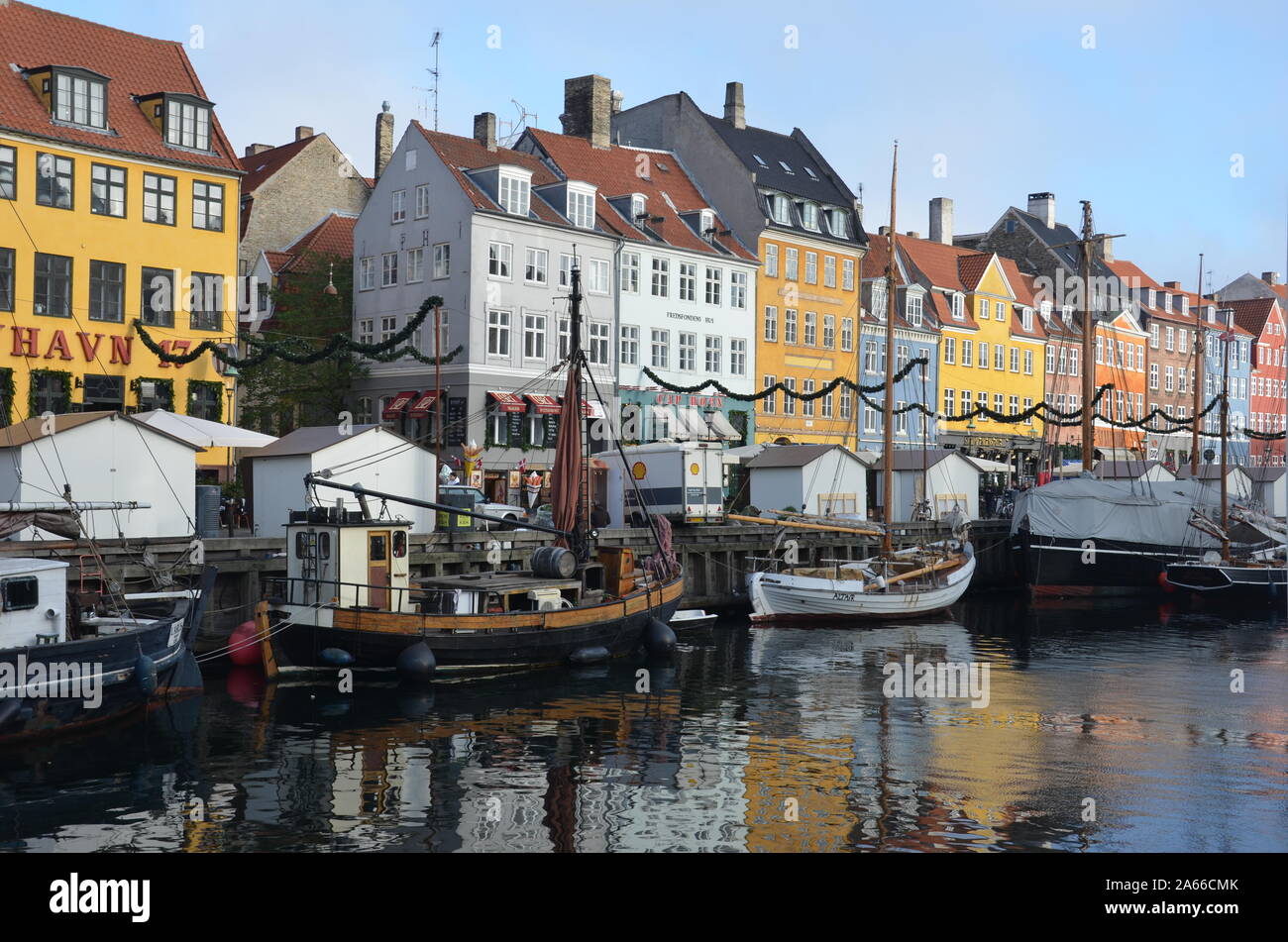 Barche a Nyhavn, Copenaghen Foto Stock