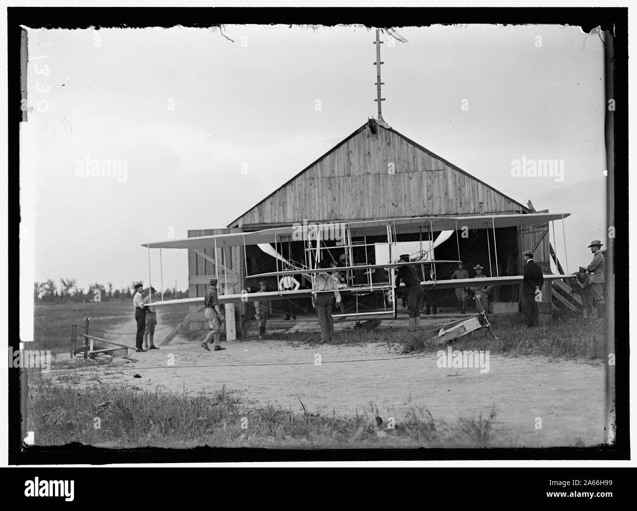Voli WRIGHT, FORT MYER, VA, luglio 1909. Prima armata voli; HANGAR Orville Wright, destra Foto Stock