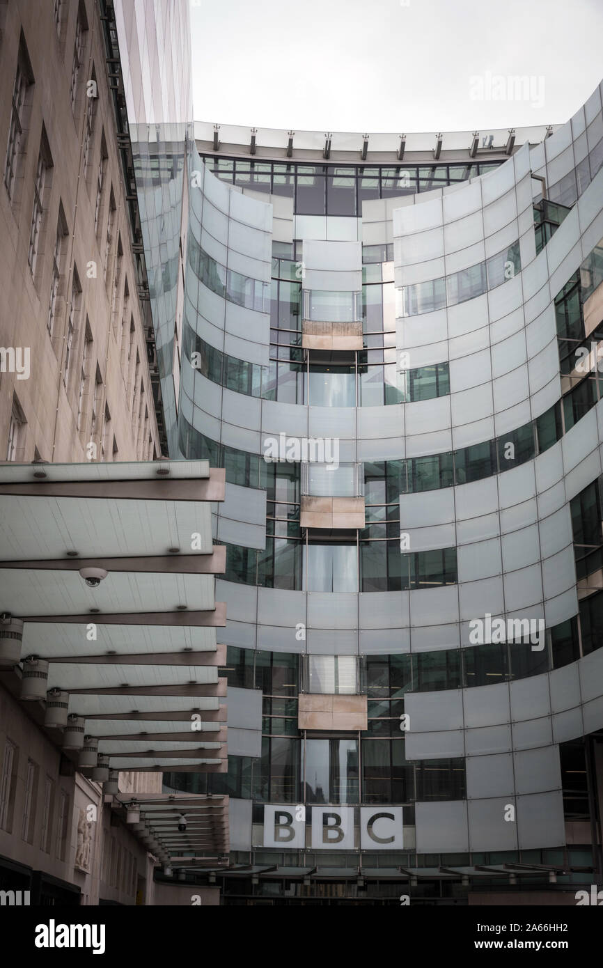 Broadcasting House, il quartier generale della BBC in Portland Place, West London Foto Stock