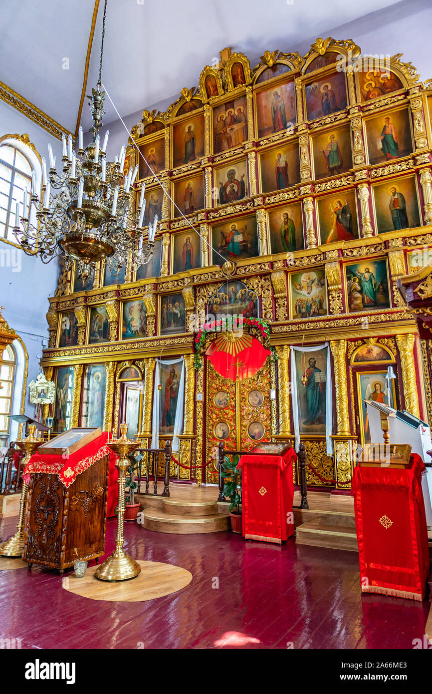 Taldykorgan Russo Ortodossi cristiani della Chiesa di San Giovanni Evangelista vista interna su un soleggiato Blue Sky giorno Foto Stock