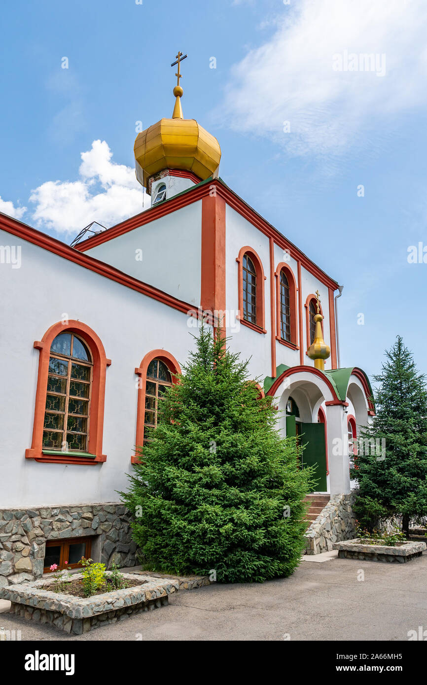 Taldykorgan Russo Ortodossi cristiani della Chiesa di San Giovanni Evangelista vista su un soleggiato Blue Sky giorno Foto Stock