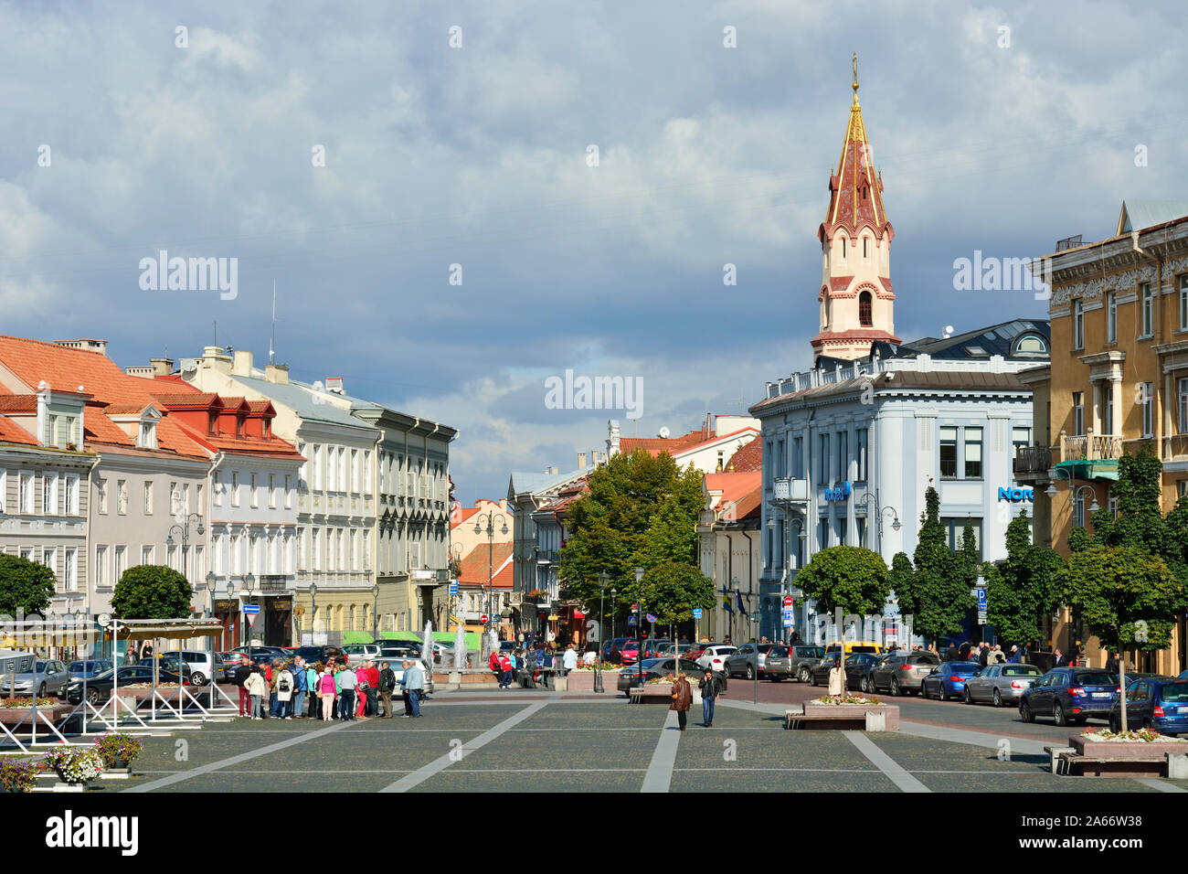 Town Hall Square nella Città Vecchia, un sito Patrimonio Mondiale dell'Unesco. Vilnius, Lituania Foto Stock