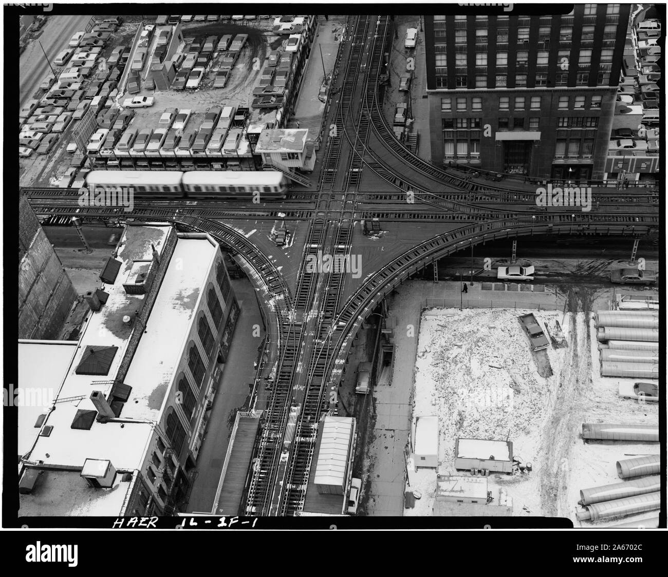 1. Pozzetti e il Lago di Sts. crossing. Randolf St. Station è visibile nella parte centrale inferiore; 1. Pozzetti e il Lago di Sts. crossing. Randolf St. Station è visibile in basso al centro, - Unione ferrovia sopraelevata, Randolph-Wells Street Station, Randall & Wells Street, Chicago, Contea di Cook, IL; Foto Stock